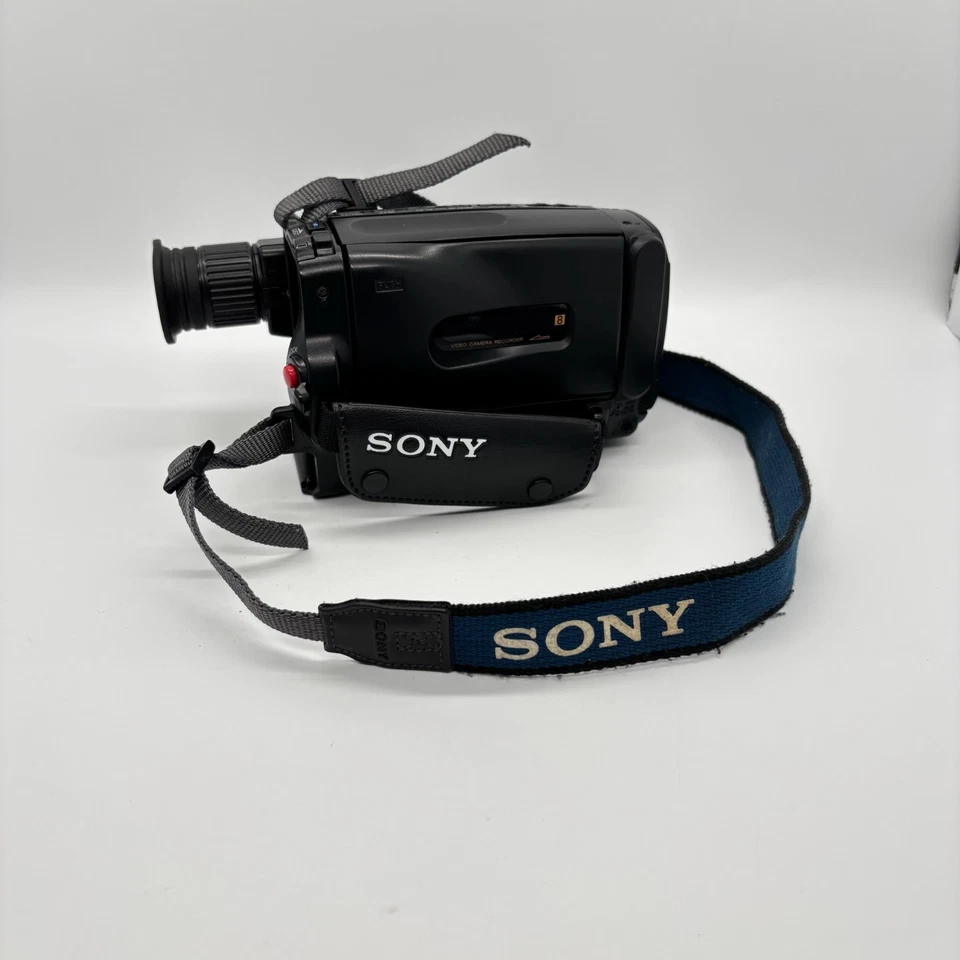 Sony CCD-TR420E PAL Video 8 Handycam Camcorder *PLAYER GOOD, CAMERA FAULTY* - Image 3 of 4