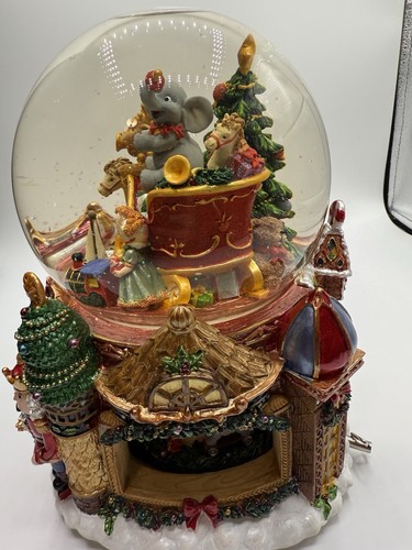Kirkland Christmas Water Globe. Tested Works  - Picture 4 of 7