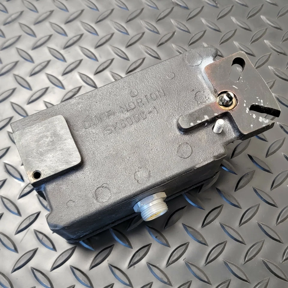 Концевой выключатель поворотный Duff-Norton - SKA6000AT10 - 125 В постоянного тока - соотношение 10:1 - Изображение 4 из 4