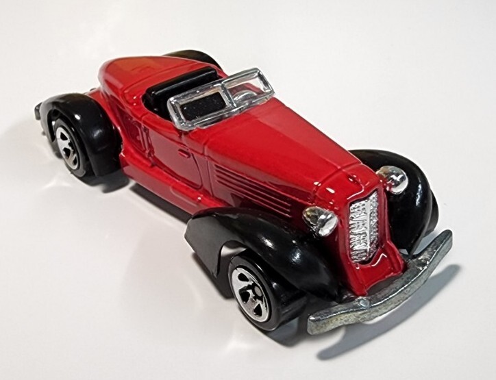 Hot Wheels Red Auburn Boattail Speedster 852 1/64 Diecast/Plastic Spokes