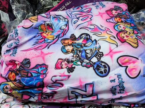 NEW Bratz Dolls Twin Sheet Set Sheet Set w/ Drawstring Bag Hot N' Unbothered - Picture 6 of 10