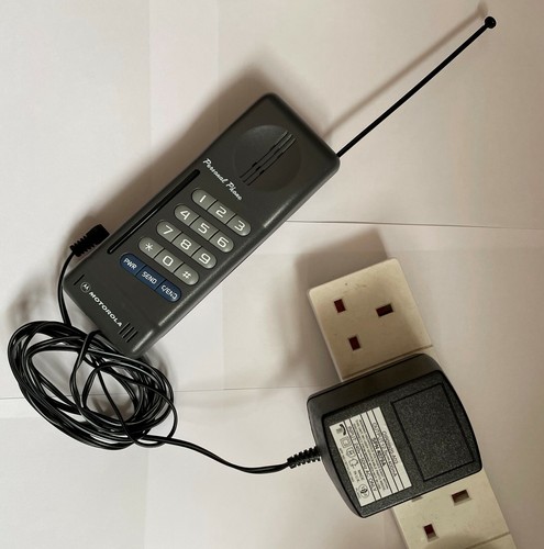 UNUSED VINTAGE MOTOROLA RETRO BRICK CELL / CELLULAR PERSONAL PHONE+ EXTRAS, RARE - Zdjęcie 4 z 12