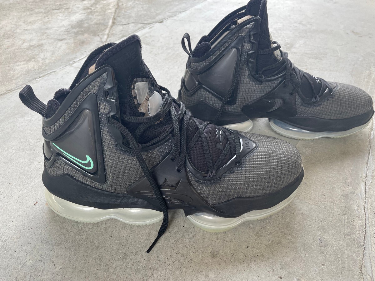 Nike LeBron Soldier 11 in Black and Gray Lebron 19 Black Green Glow Size 8 Men\'s LeBron 11  main image 3