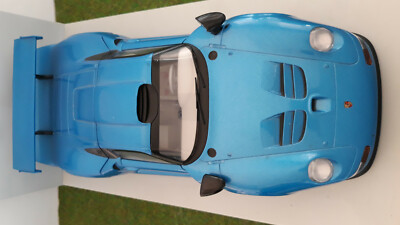 PORSCHE 911 GT1 1996 bleu métal o 1/18 UT Models voiture