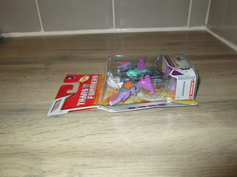 Transformers Classics legends of Cybertron Trypticon Sealed (2006) MOC - Image 4 of 4