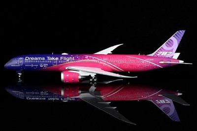 L2128 SQ Wings 787-9 Dreamliner 1/200 Model Dreams Take Flight Boeing