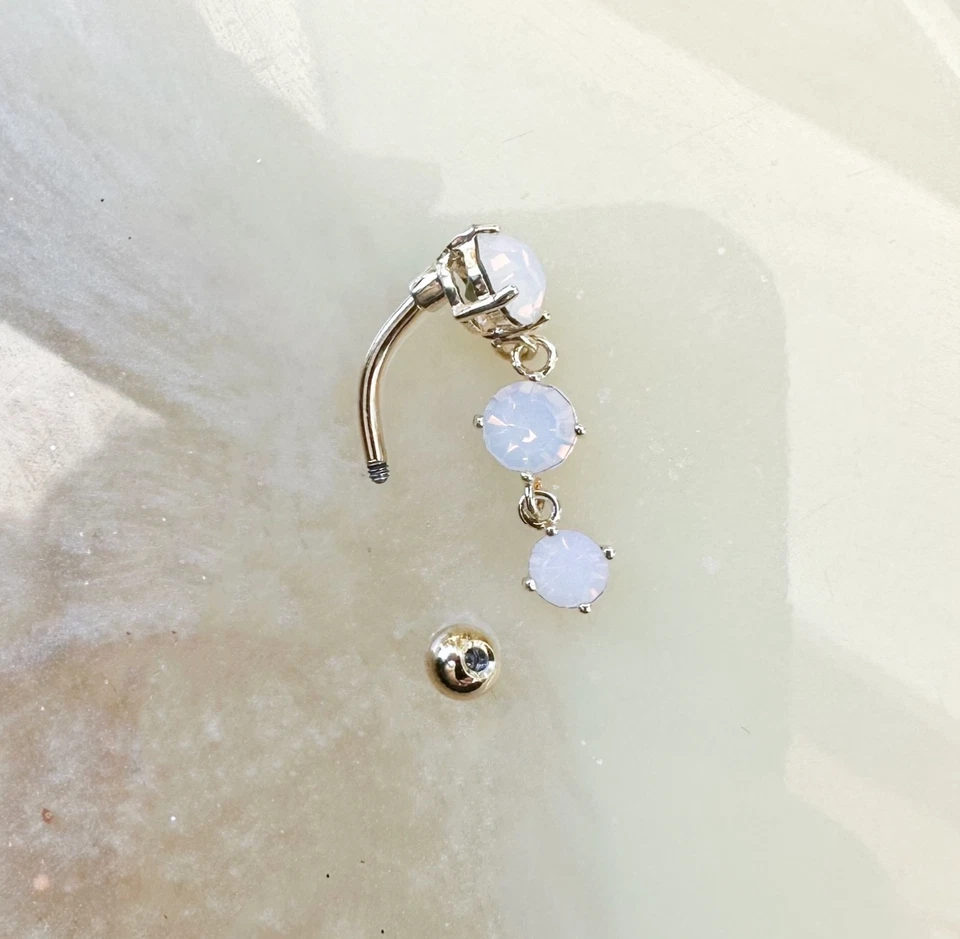 Cadena anillo vientre cristal ópalo. Ópalo rosa claro o blanco. Foto 2 de 4