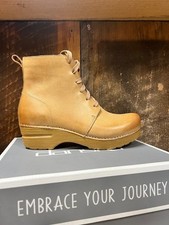 NIB Dansko Sigourney Distressed Honey Boot 336-581212