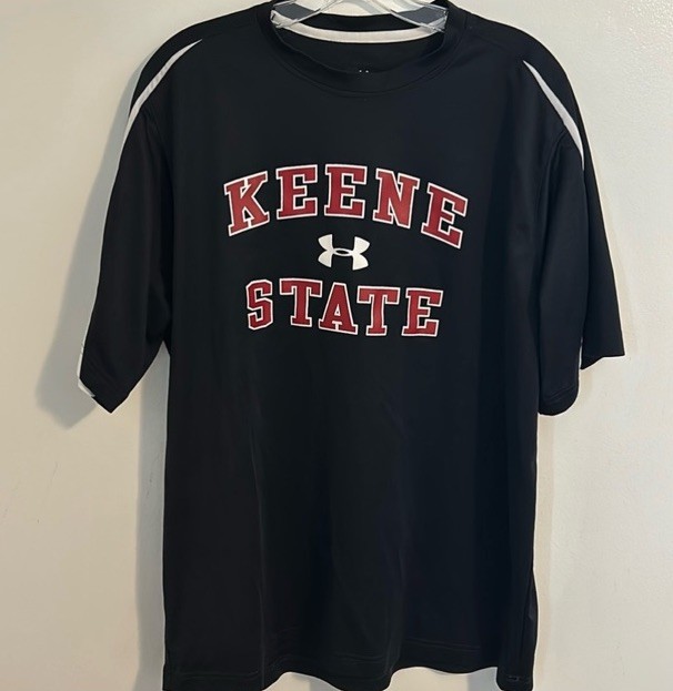 Under Armour Keene State College NH Owls Heatgear Performance T Shirt Uomo Lg