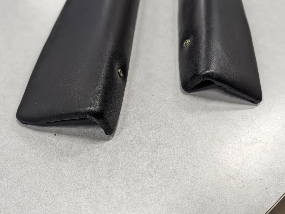 Cadillac Seville 1976 bordes de asiento delantero interior moldura trasera negro (4 puertas) Foto 3 de 3