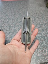 Vintage 1971 1972 Oldsmobile Cutlass Front Nose Hood Ornament Grill Emblem