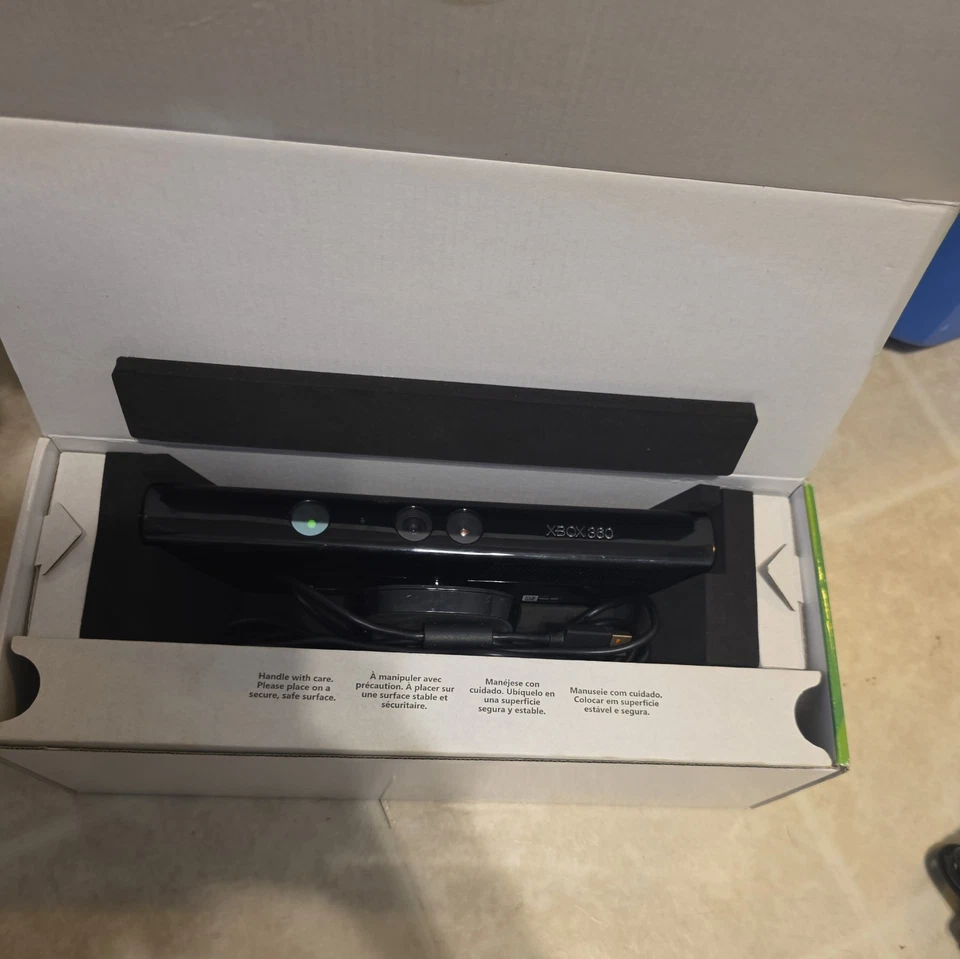 Xbox 360 Kinect Sensor Camera Bundle with Kinect Adventures (Sealed) Brand New - Image 2 of 3