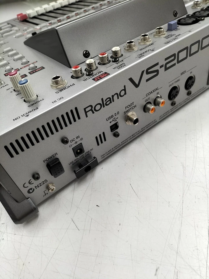 Roland VS8F-3 VS-2000CD kostenloser Versand aus Japan - Bild 2 von 4