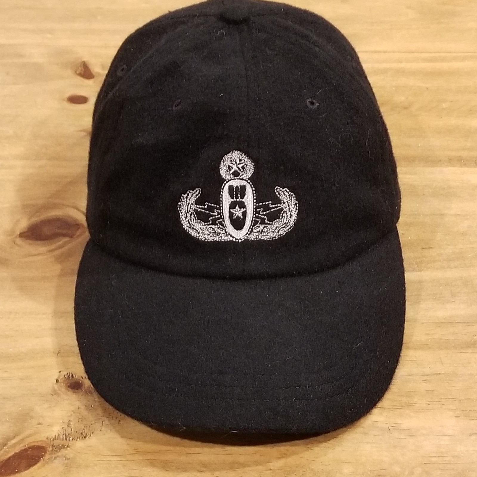 Master EOD Badge Embroidered Hat Explosive Ordnan… - image 1