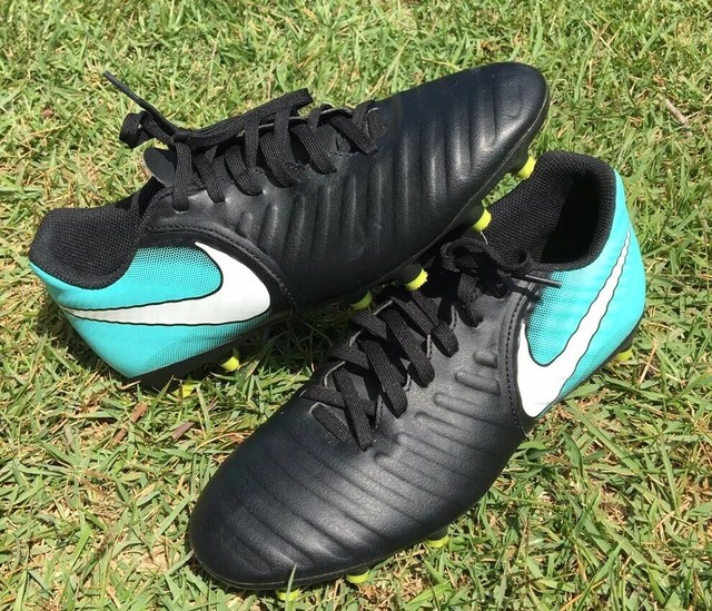 Nike Tempo Soccer Cleats Ladies Size 7 NIKE Soccer Athlete Field Sports