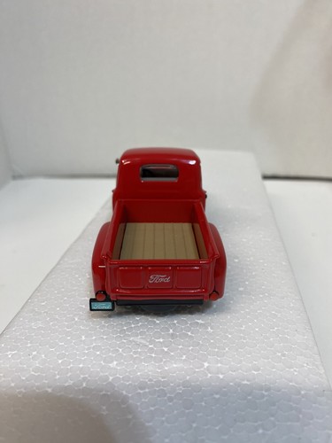 1948 FORD F-1 PICKUP TRUCK RED 1/43 DIECAST MODEL BY ROAD SIGNATURE 94212 - Picture 4 of 8