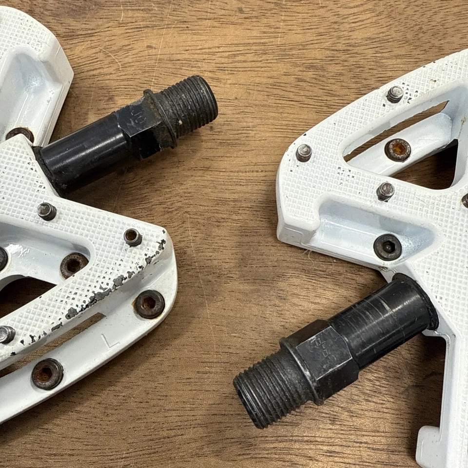 Pedales de plataforma Specialized Lo Pro Mag II magnesio MTB planos 9/16” blanco Foto 3 de 4