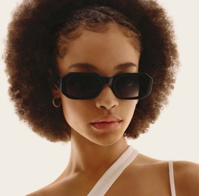 Quay Unisex Hyped Up Sunglasses- Black Smoke EUC with case