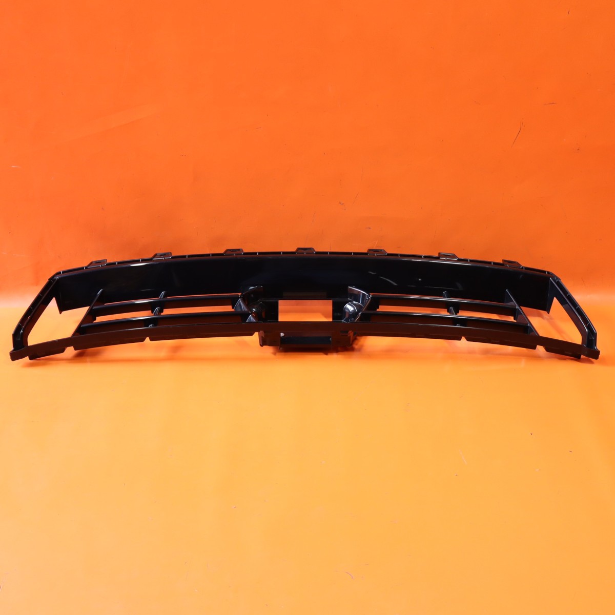Rolls-Royce Cullinan 2025-2026 Lower Center grille