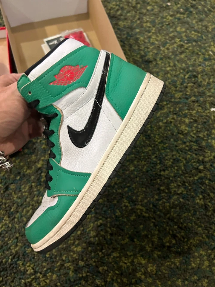 Talla 9 C / 7,5 M - Air Jordan 1 Retro OG Alto Verde de la Suerte Foto 2 de 4