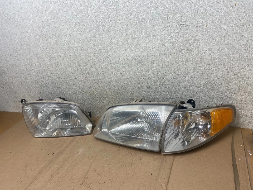 Оригинальные левые + правые фары для Mazda 626 2000–2002 годов выпуска R1644 DW - Изображение 2 из 4