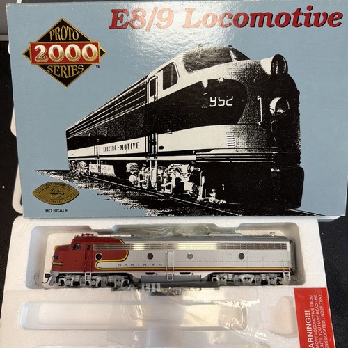 33/ US Diesellok E8/9 #85 Santa Fe, Proto Series 2000 No 8017 OVP | Condition: Gebraucht