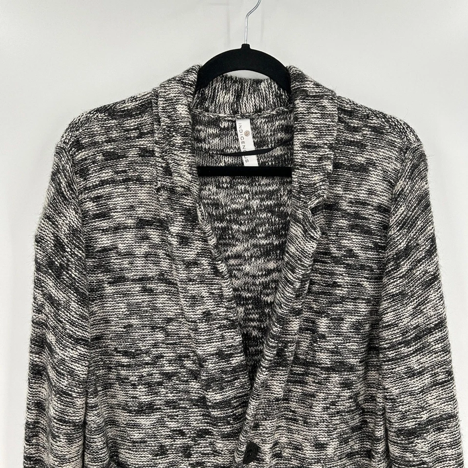 Cárdigan Suéter Mediano INDÍGENA Negro Blanco Tejido Algodón Orgánico Botón Alpaca Foto 3 de 4