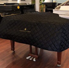 Steinway Copri Pianoforte Modello B con Ricamo - 6'11" - Trapunta Nera - Spacchi Laterali