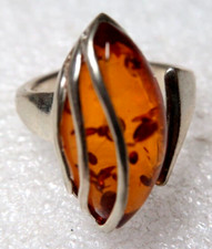 VINTAGE STERLING SILVER HONEY BALTIC AMBER RING SIZE adj. 6 -