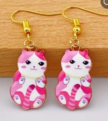 NEW PAIR ARTISAN PINK ENAMEL KITTY CAT KITTEN DANGLE HOOK EARRINGS HELLO USA