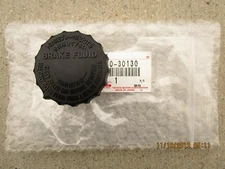 FITS: 03 - 05 LEXUS GX470 MASTER CYLINDER RESERVOIR BRAKE FLUID FILLER CAP NEW