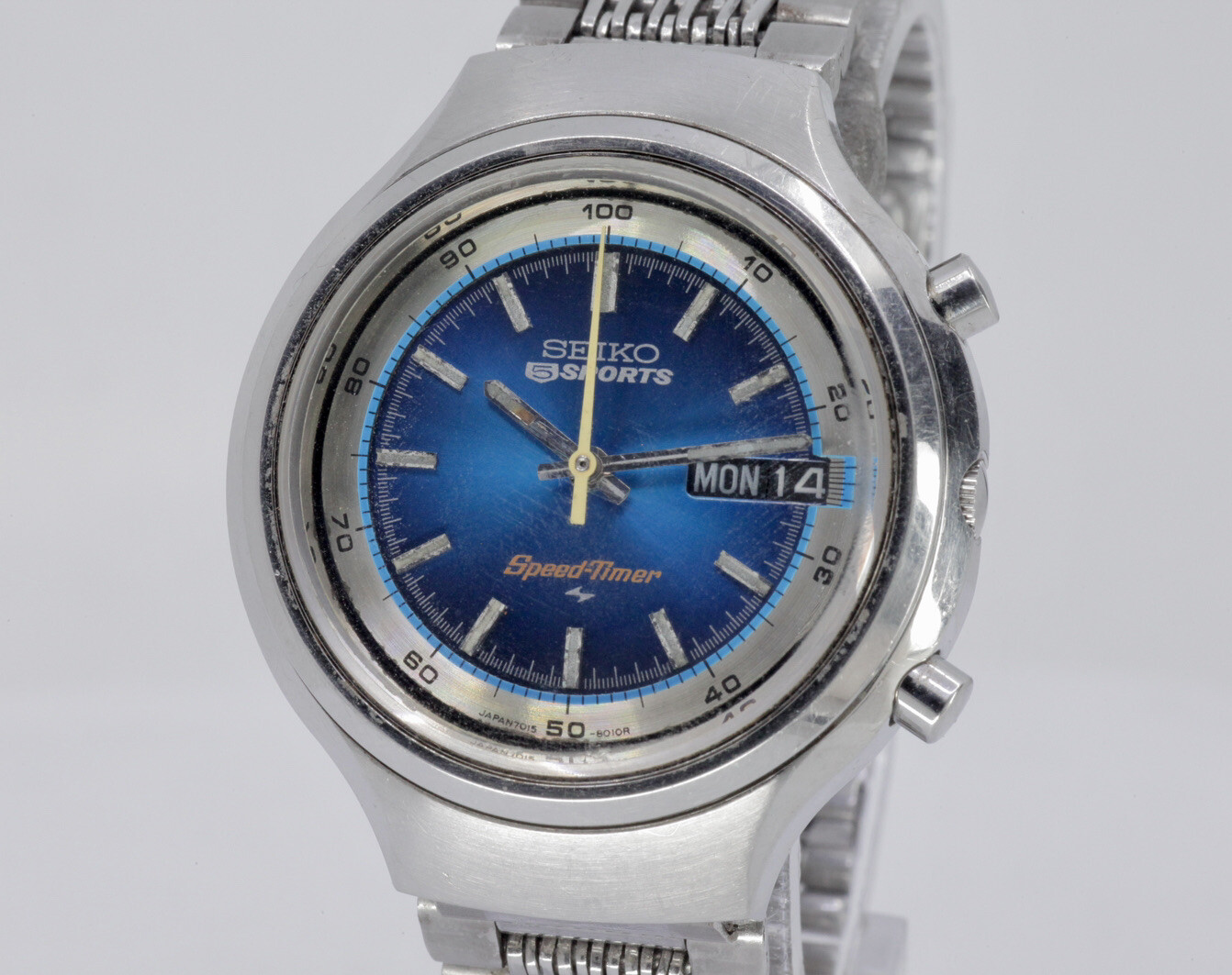 Vintage SEIKO 5 SPORTS SPEEDTIMER 7015-8000 CHRONOGRAPH AUTOMATIC 