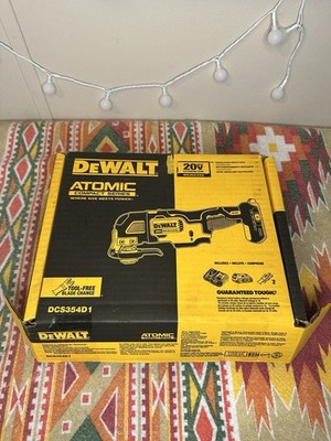 DeWalt  20V Cordless Keyless Oscillating tool kit Open Box In Plastic Tested