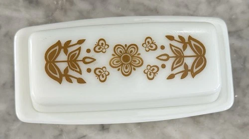 VTG Pyrex Butterfly Gold Butter Dish (72-B)