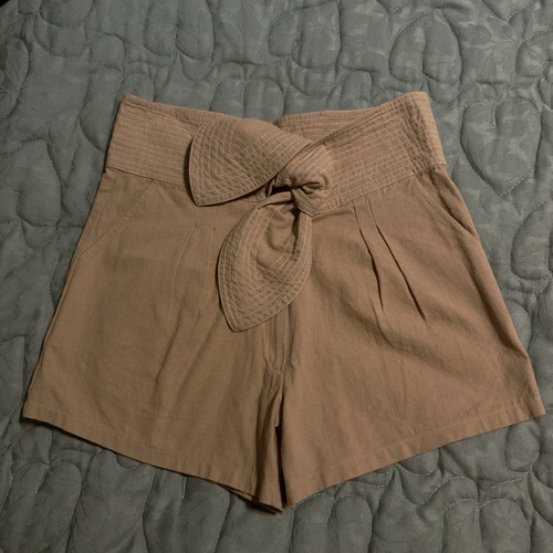 FP Free People Sz 4 One Viola Front Bow Tie pleated shorts pockets Tan Cotton - Picture 2 of 13