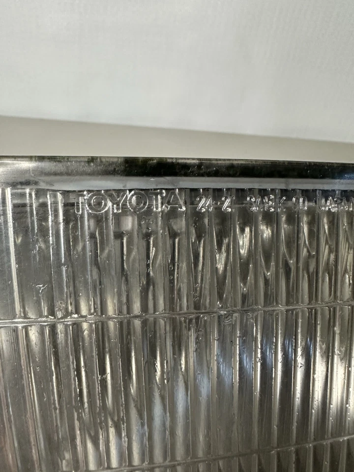 Faro antiniebla delantero izquierdo LEXUS SC300 SC400 1992-1995 81390-24021 OEM Foto 3 de 4