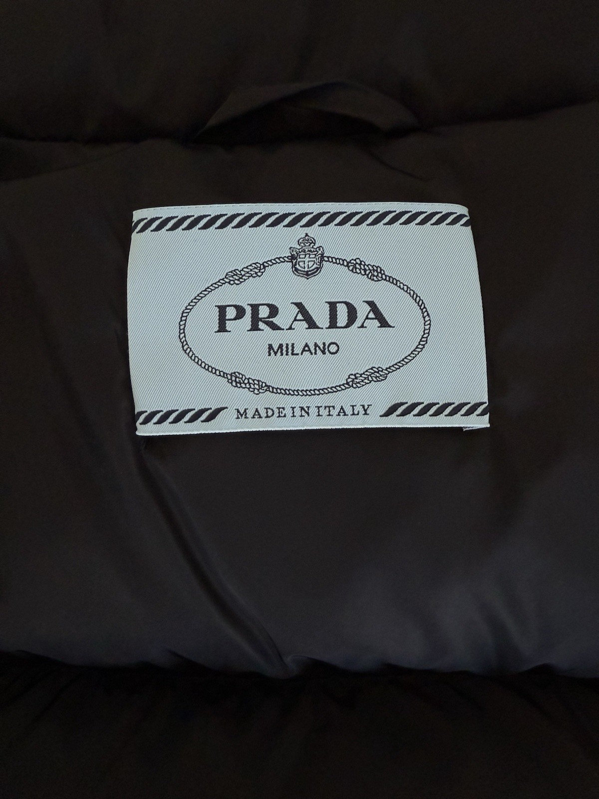 PRADA Re-Nylon Cropped Down Printed Jacket w/Detachable Sleeves Prada Sz 40/US 6 image 5