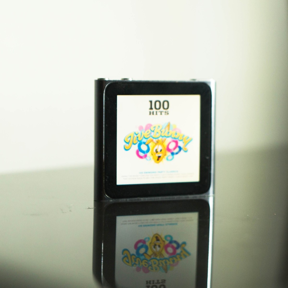 Apple iPod nano 8GB 第6世代　Graphite s-l400.jpg