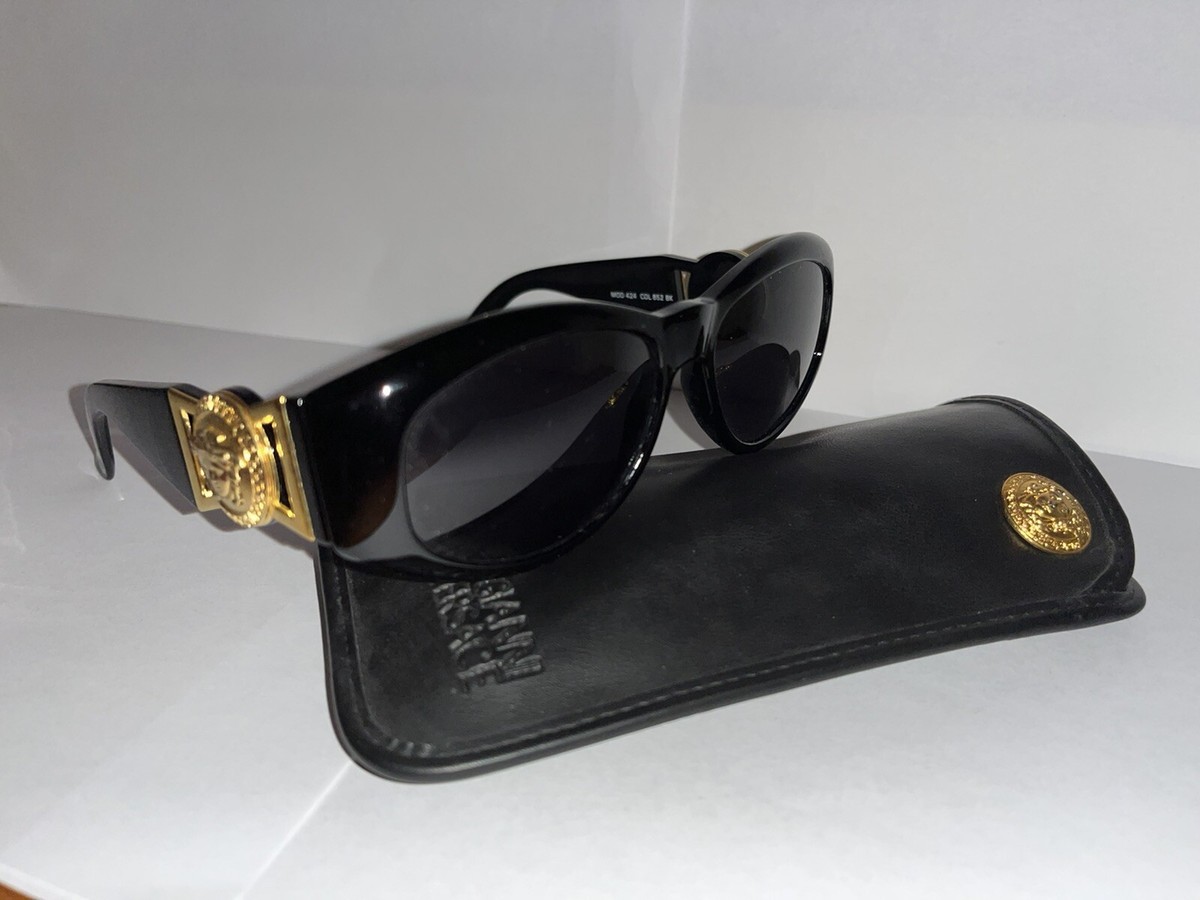 Brand New Gianni Versace MOD424-852 Medusa Sunglasses Black w/Grey