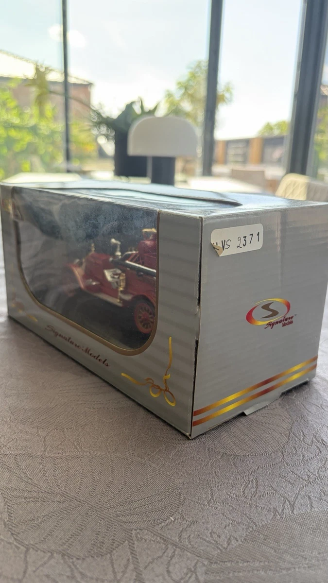 American LaFrance 1921 Pompiers Milwaukee – Signature Models 1/32 – Boîte