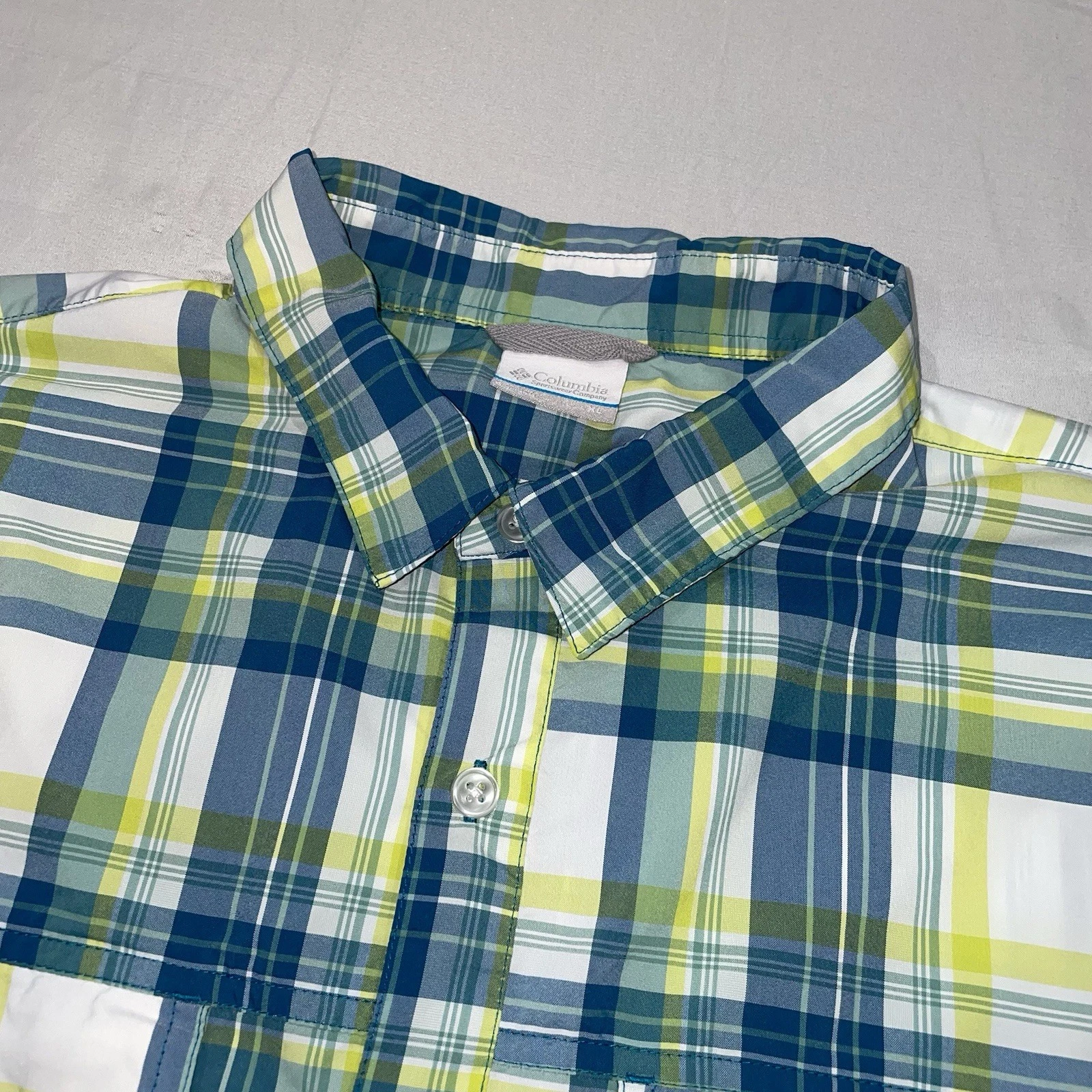 Columbia Short Sleeve Button Down Hiking Shirt Men’s Large Hiking Fishing