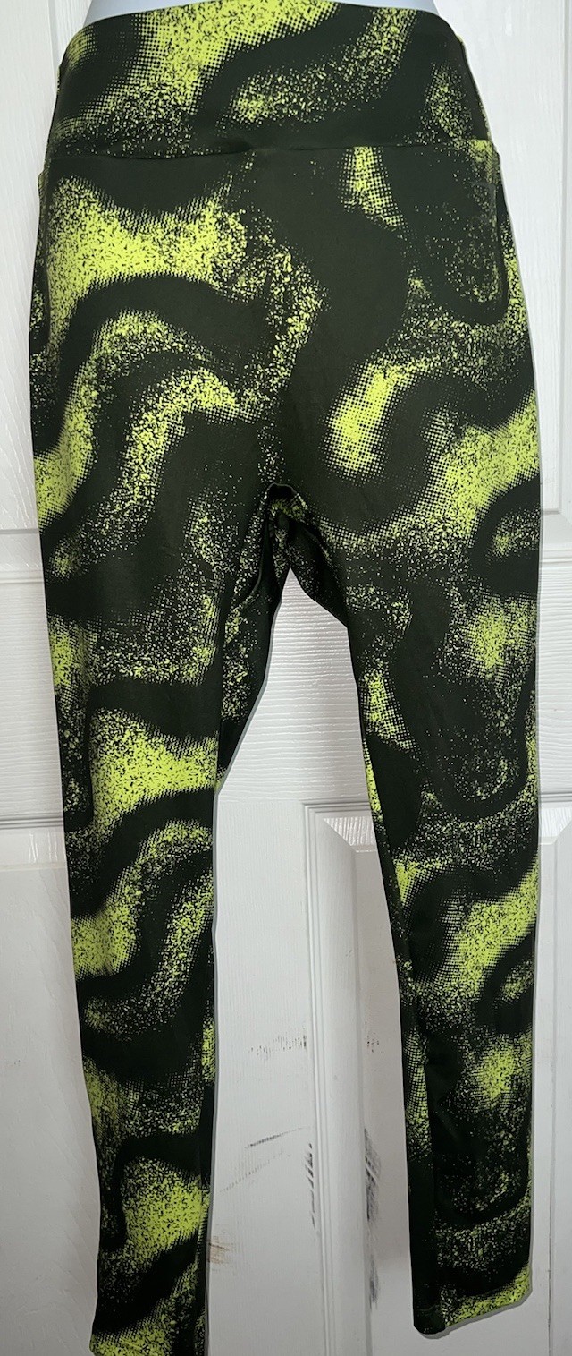Gymshark GS Power Scrunch Leggings for Women in Large Green Moss Olive Print