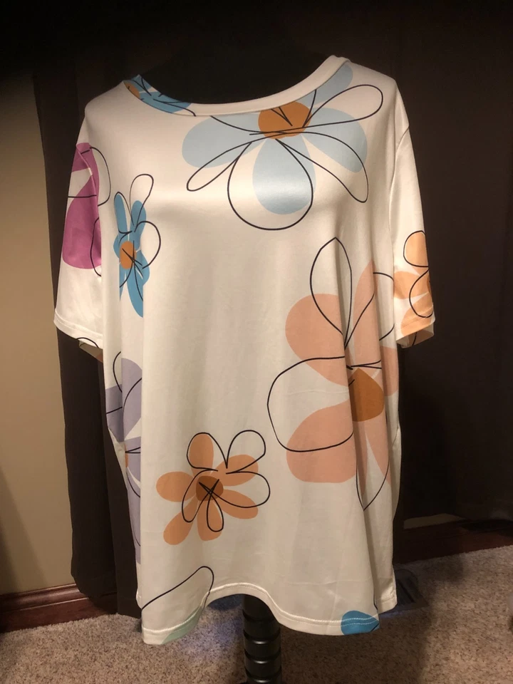 Shein Curve 3XL 花卉衬衫上衣多色奶油色短袖大码 — 第 3/4 张图片