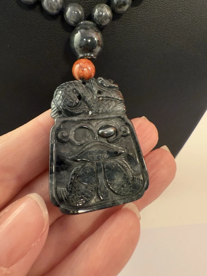 Collar grande colgante y cuentas de jaspe de piedras preciosas duras talladas a mano chino de colección Foto 2 de 4