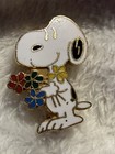 Vintage Aviva Snoopy Holding Flowers Enamel Lapel Pin Peanuts United Feature — photo 1