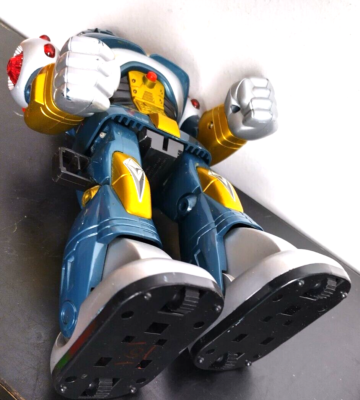 Robot Vintage 1997 Thunder Warrior – Wang Kwong Hap-P-Kid Happy Kid Toy 3077