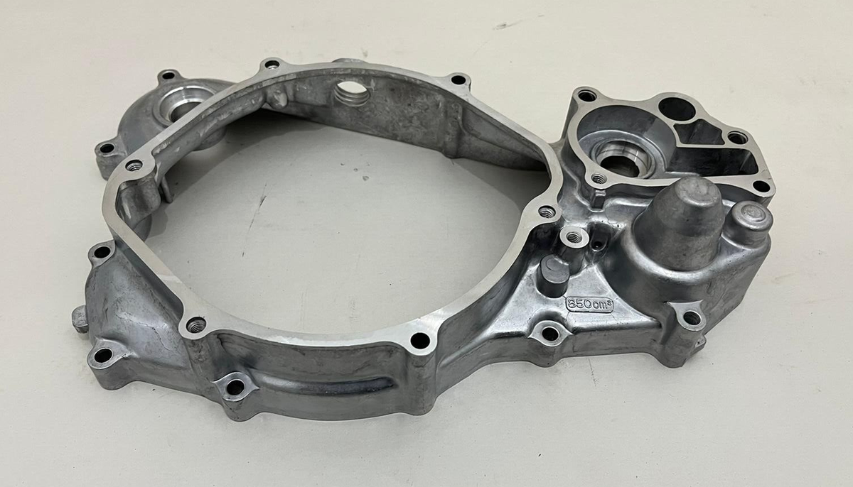 HONDA CR250R 1997-1998 RIGHT CASE COVER # 11341-KZ3-B10 NEW OEM