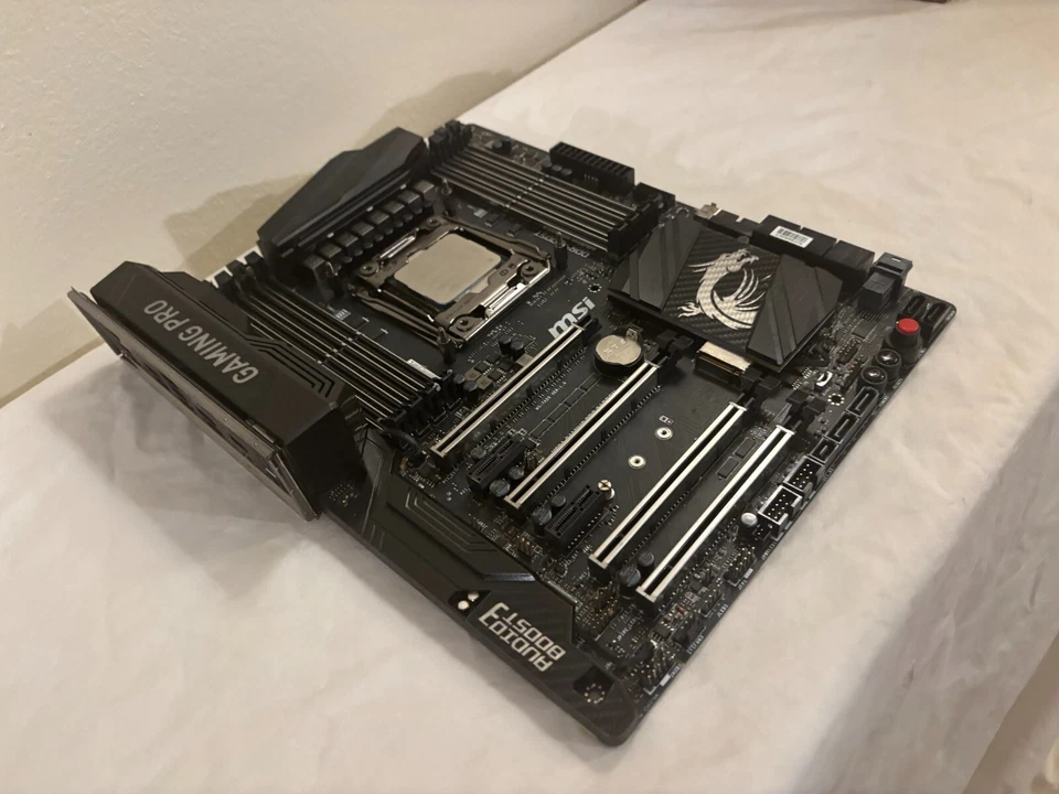 Placa-mãe de carbono para jogos MSI X99A Pro com Intel i7-5820K - Imagem 3 de 4