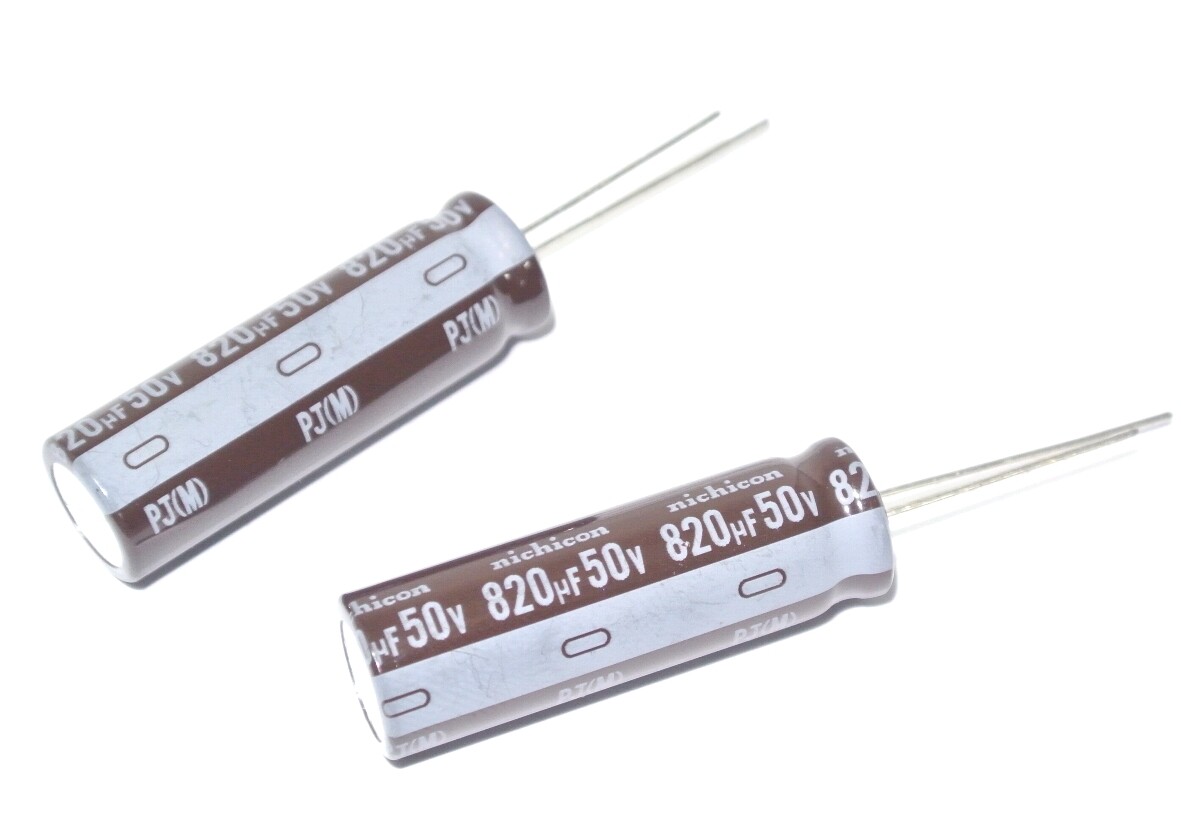 LOT 5X Condensatore Chimico Radiale 820uF 820&micro;F 25V 105&deg;C