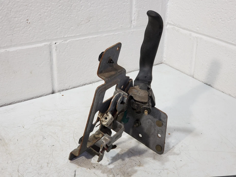 LH Trasero Ext. Manija de puerta interior de cabina Chevy GMC Silverado Sierra 1999-2007 Foto 2 de 4